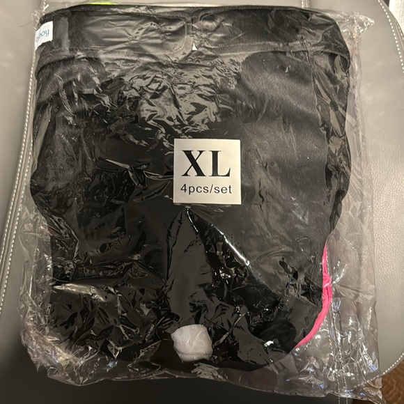 Reusable Dog Diaper XL 4 pack NWT - Picture 3 of 4